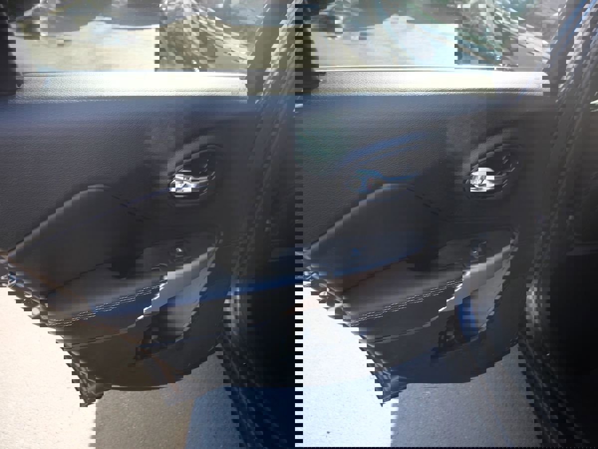 Used 2017 Jeep Cherokee Latitude w/ True North Edition image 19