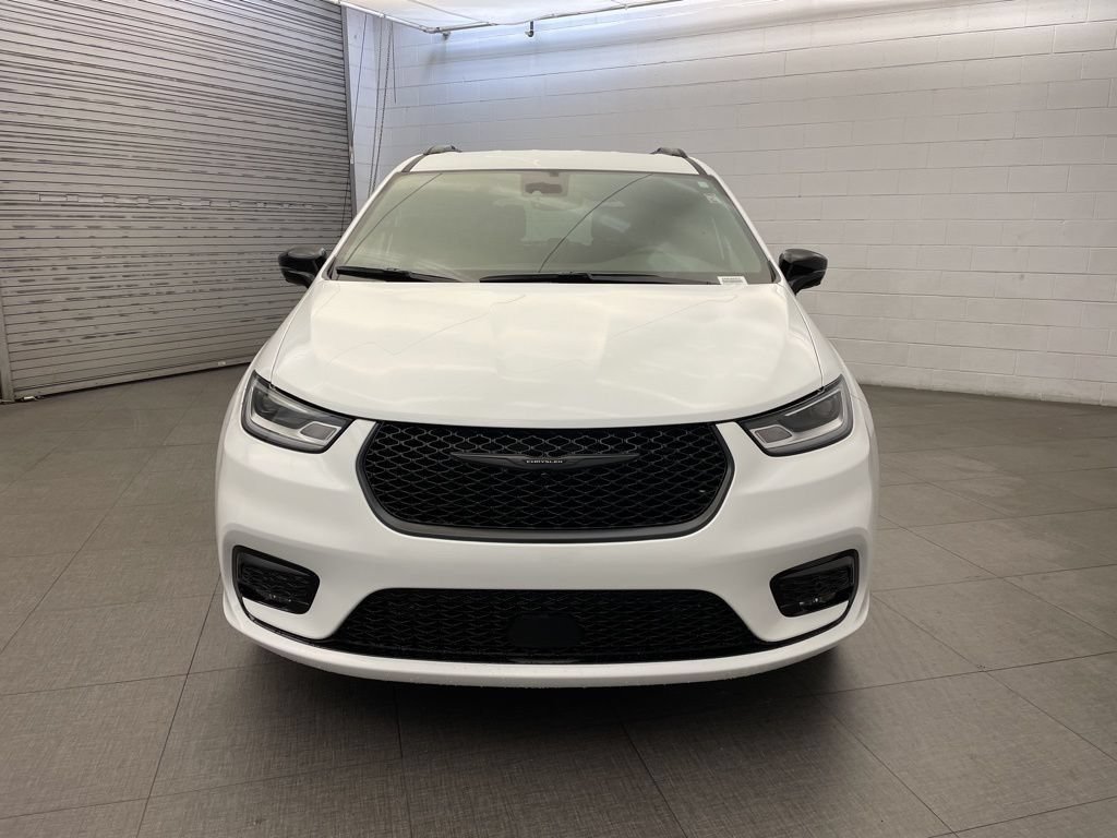 New 2026 Chrysler Pacifica Select FWD image 6