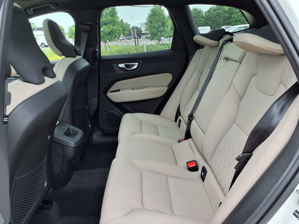 New 2026 Volvo XC60 B5 Plus w/ Protection Package Premier AWD/4WD image 16