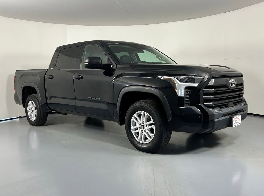 Used 2022 Toyota Tundra SR5 AWD/4WD image 1