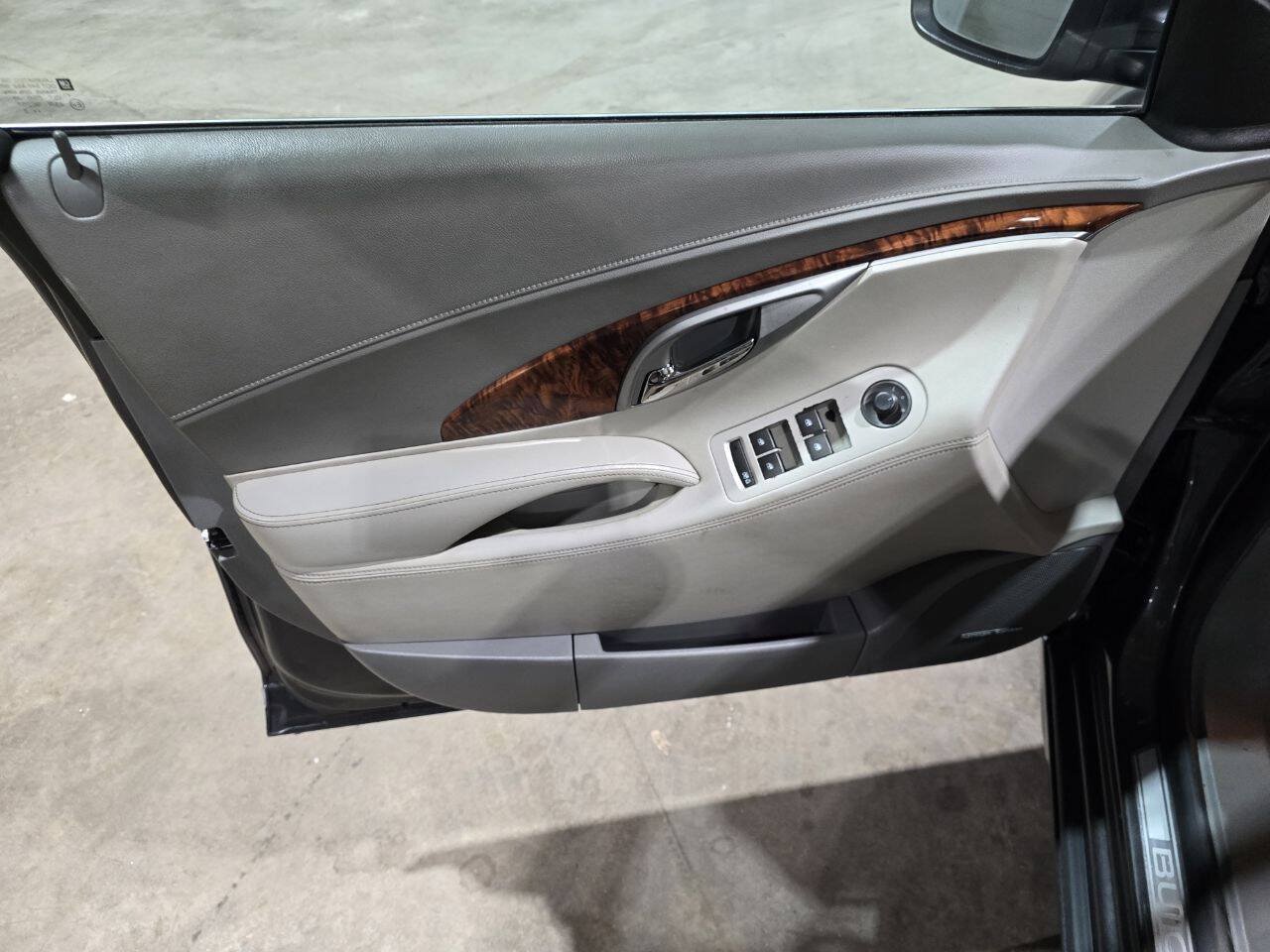 Used 2013 Buick LaCrosse Premium FWD image 24