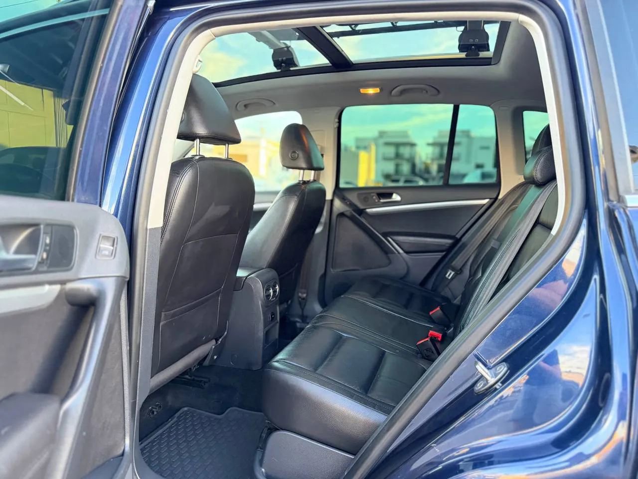 Used 2013 Volkswagen Tiguan SEL image 24