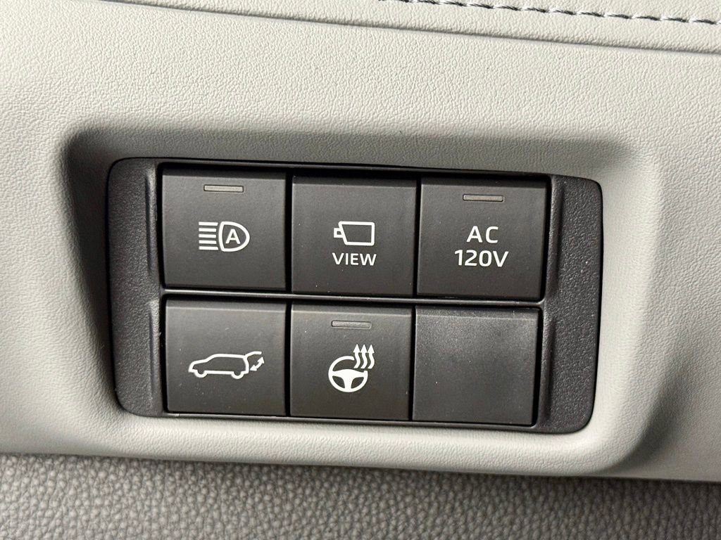 Used 2026 Toyota Highlander Limited image 29