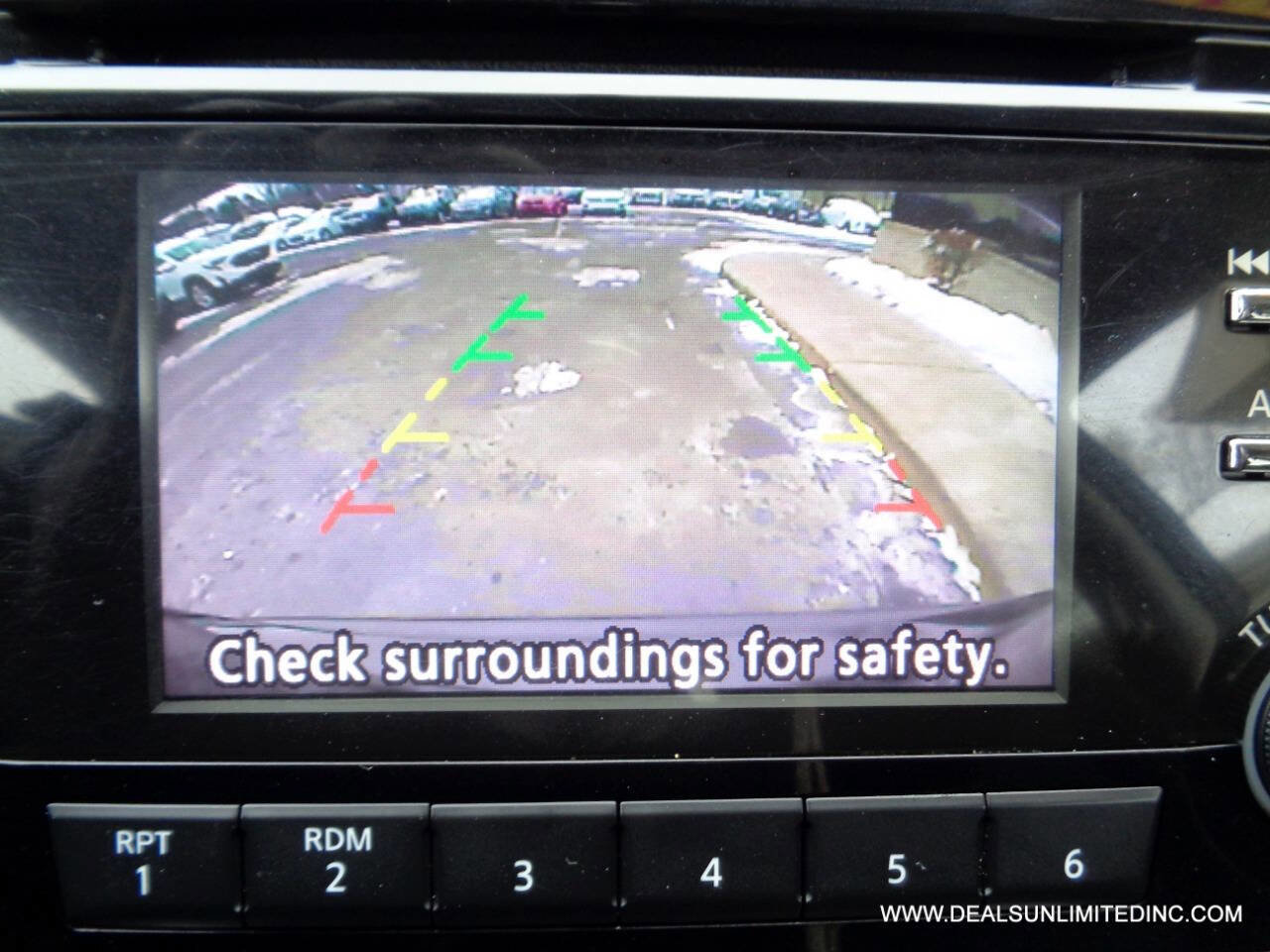 Used 2015 Nissan Rogue SV image 12