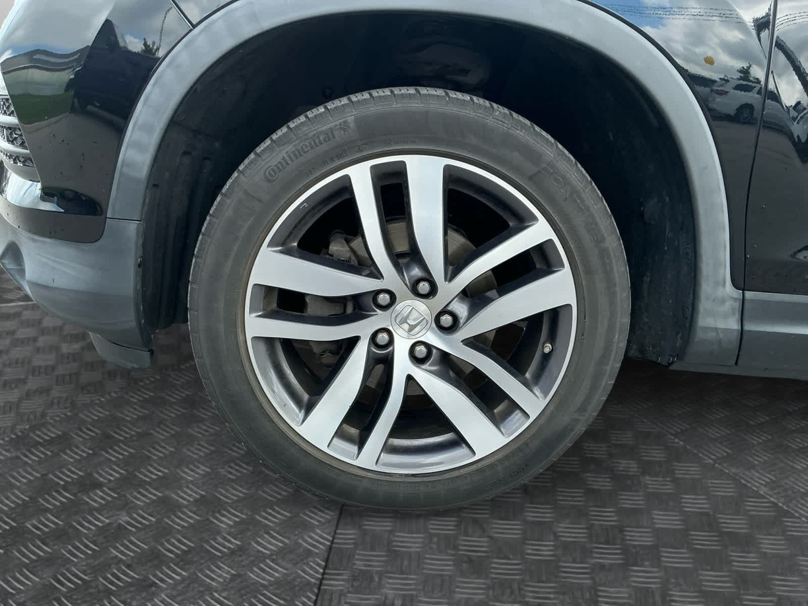 Used 2018 Honda Pilot Touring image 14