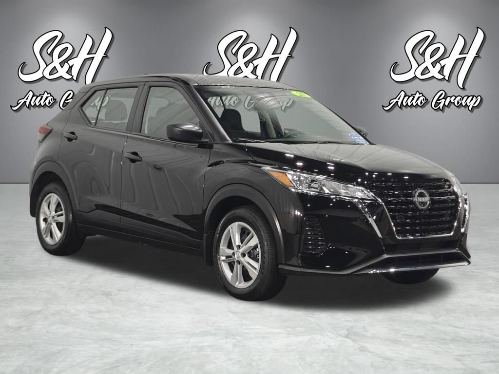 Used 2025 Nissan Kicks Play S FWD image 2