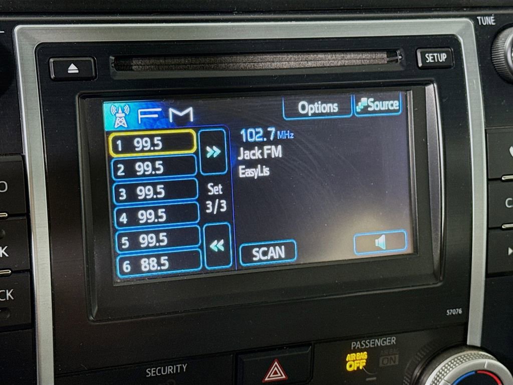 Used 2014 Toyota Camry SE FWD image 5