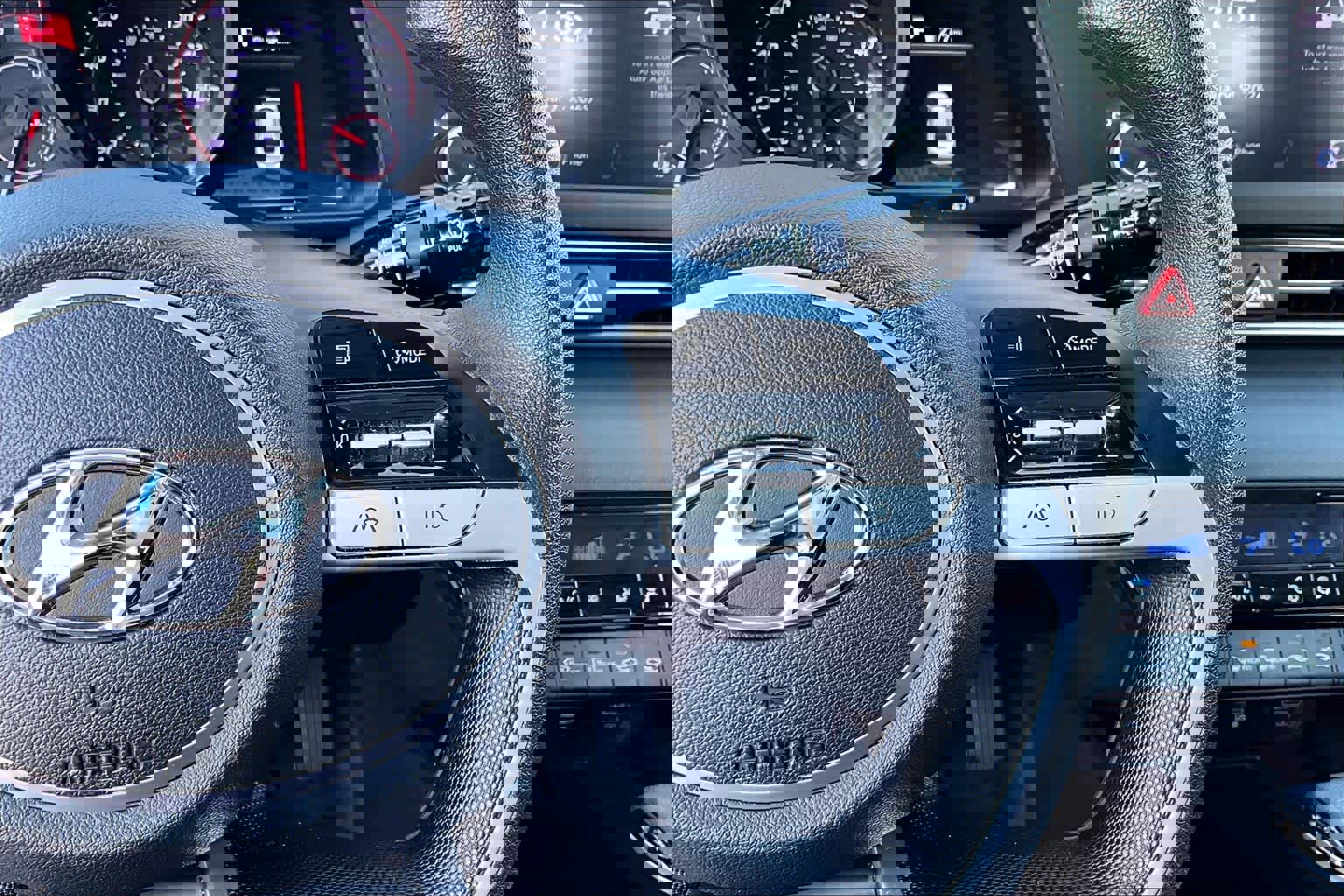 Used 2023 Hyundai Elantra SEL image 23