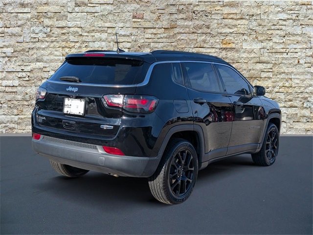 Used 2022 Jeep Compass Latitude w/ Sun and Sound Group image 7