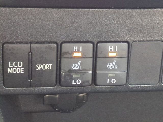 Used 2013 Toyota RAV4 Limited image 23