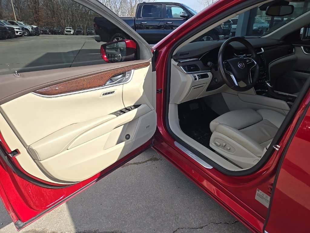 Used 2013 Cadillac XTS Luxury w/ Driver Awareness Package image 29