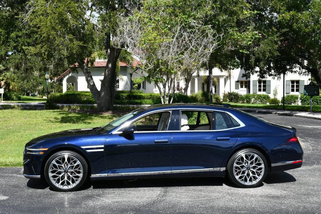 Used 2023 Genesis G90 3.5T AWD/4WD image 25