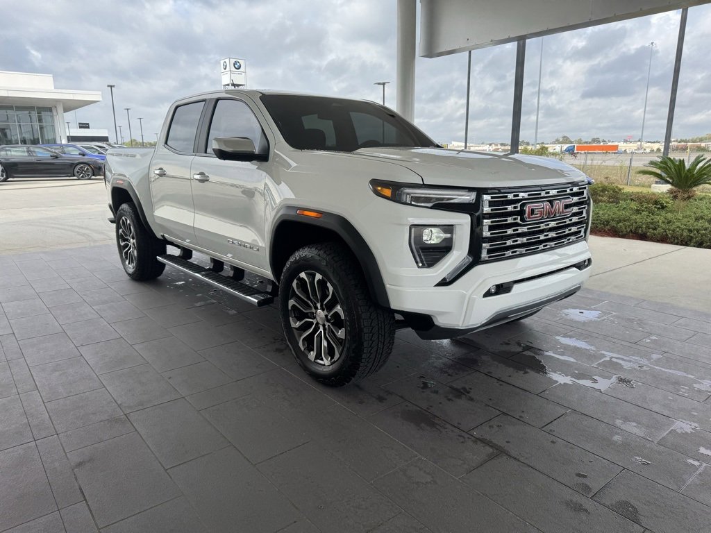 Used 2025 GMC Canyon Denali image 4