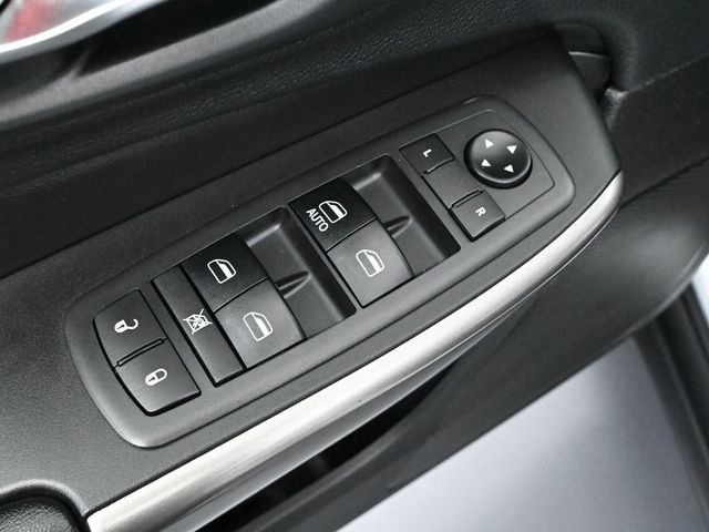 Used 2019 Jeep Cherokee Latitude w/ Popular Appearance Group image 19