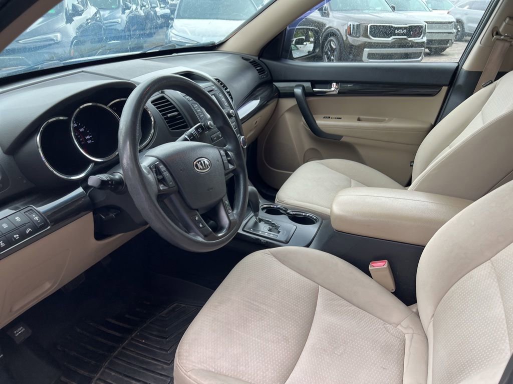 Used 2013 Kia Sorento LX w/ Convenience Pkg image 12
