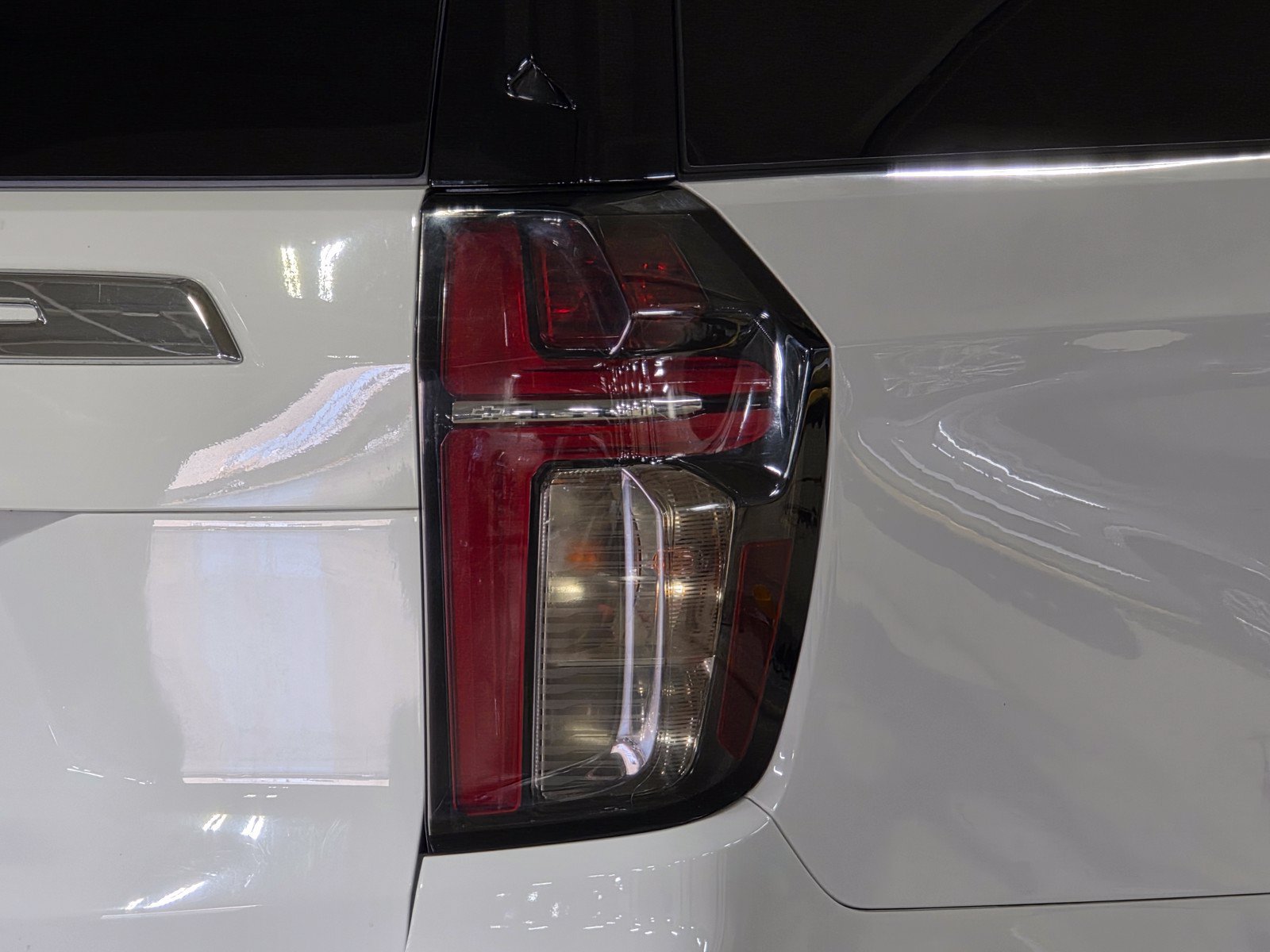 Used 2023 Chevrolet Suburban LS RWD image 12