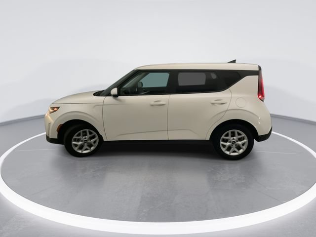 Used 2023 Kia Soul LX w/ Option Group 015 FWD image 3