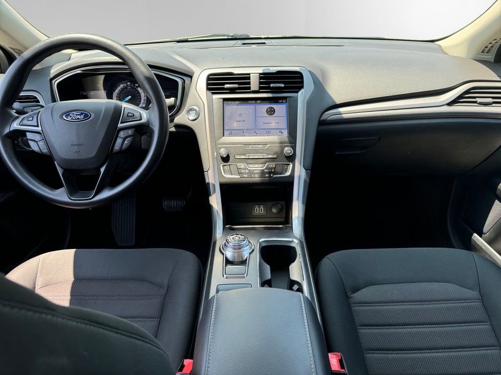 Used 2019 Ford Fusion SE image 10