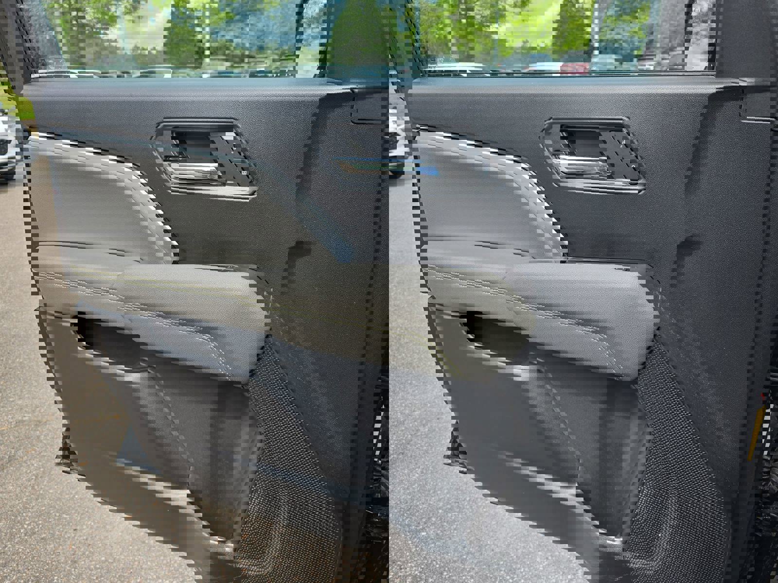 Used 2024 Chevrolet Colorado ZR2 w/ Technology Package image 26