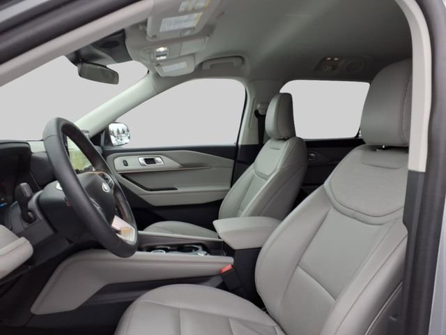 Used 2025 Ford Explorer Active w/ Active Comfort Package AWD/4WD image 12