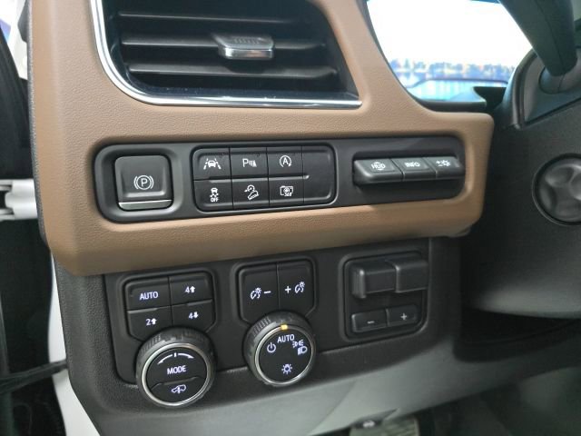 Used 2024 Chevrolet Suburban High Country image 17