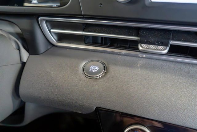 Used 2021 Hyundai Elantra Blue image 28