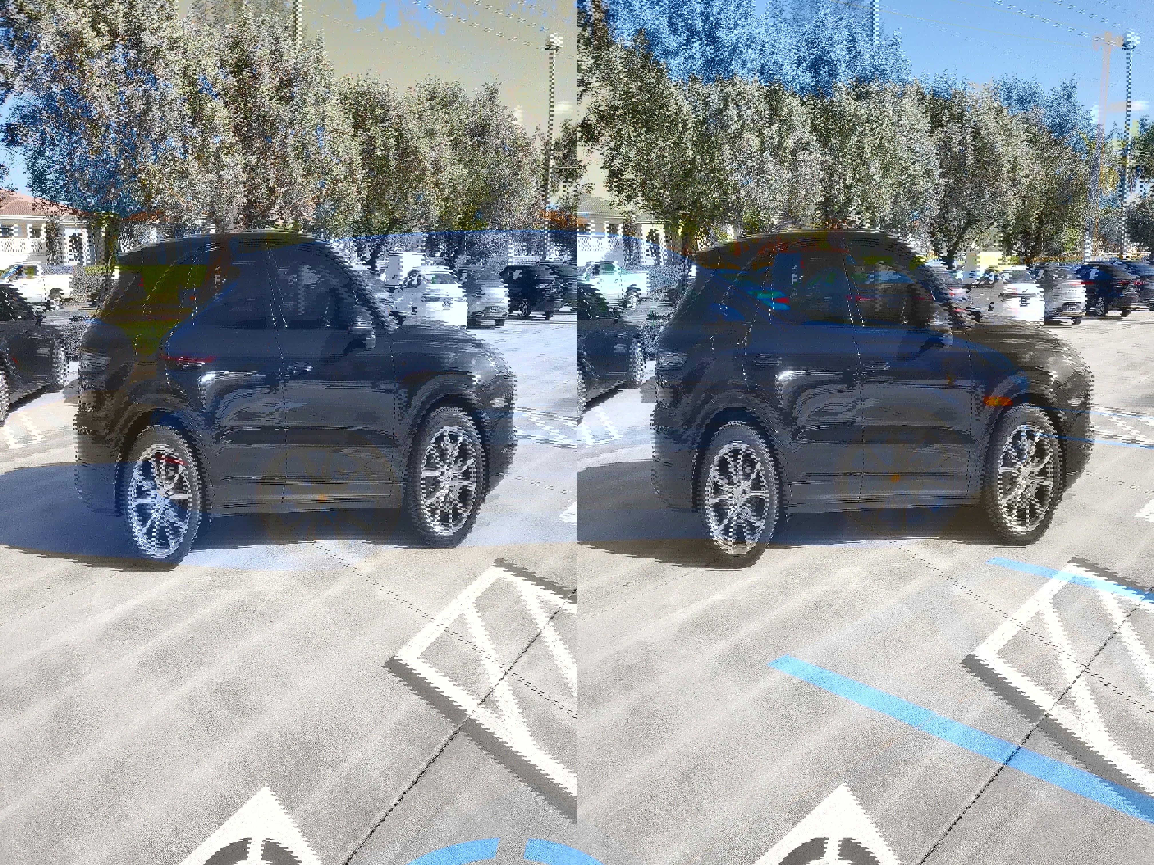 Used 2022 Porsche Cayenne S image 11