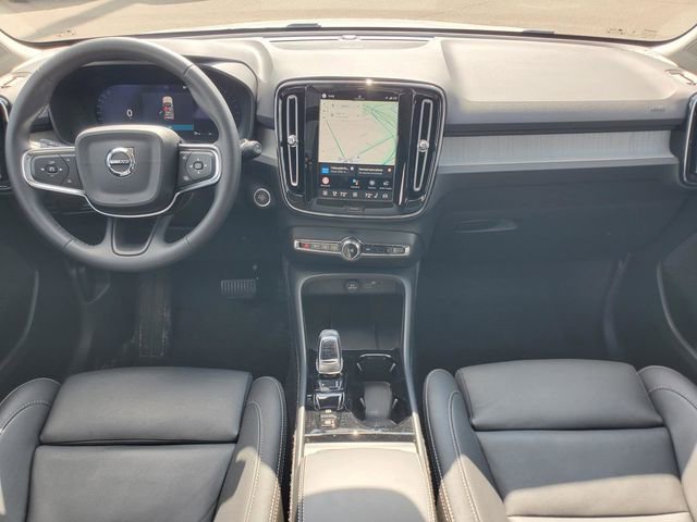 Certified 2025 Volvo XC40 B5 Ultra w/ Protection Package Premier AWD/4WD image 30