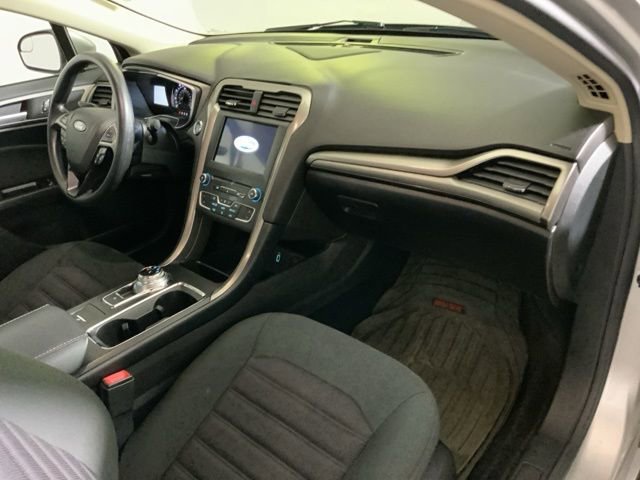 Used 2017 Ford Fusion SE w/ Fusion SE Technology Package image 33