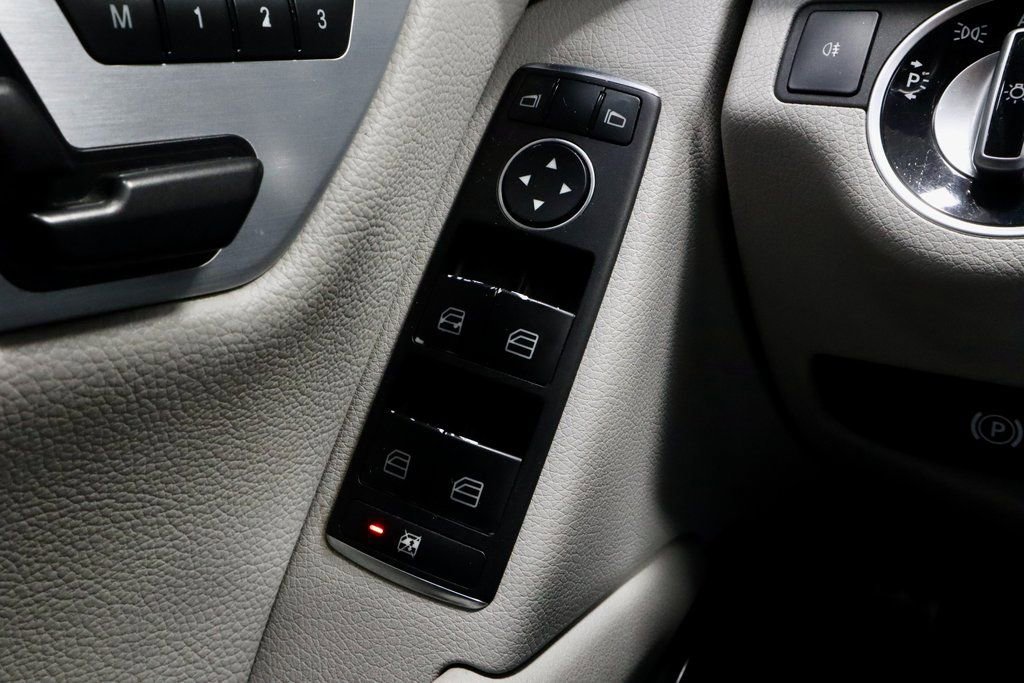 Used 2012 Mercedes-Benz C 300 4MATIC Sedan image 26