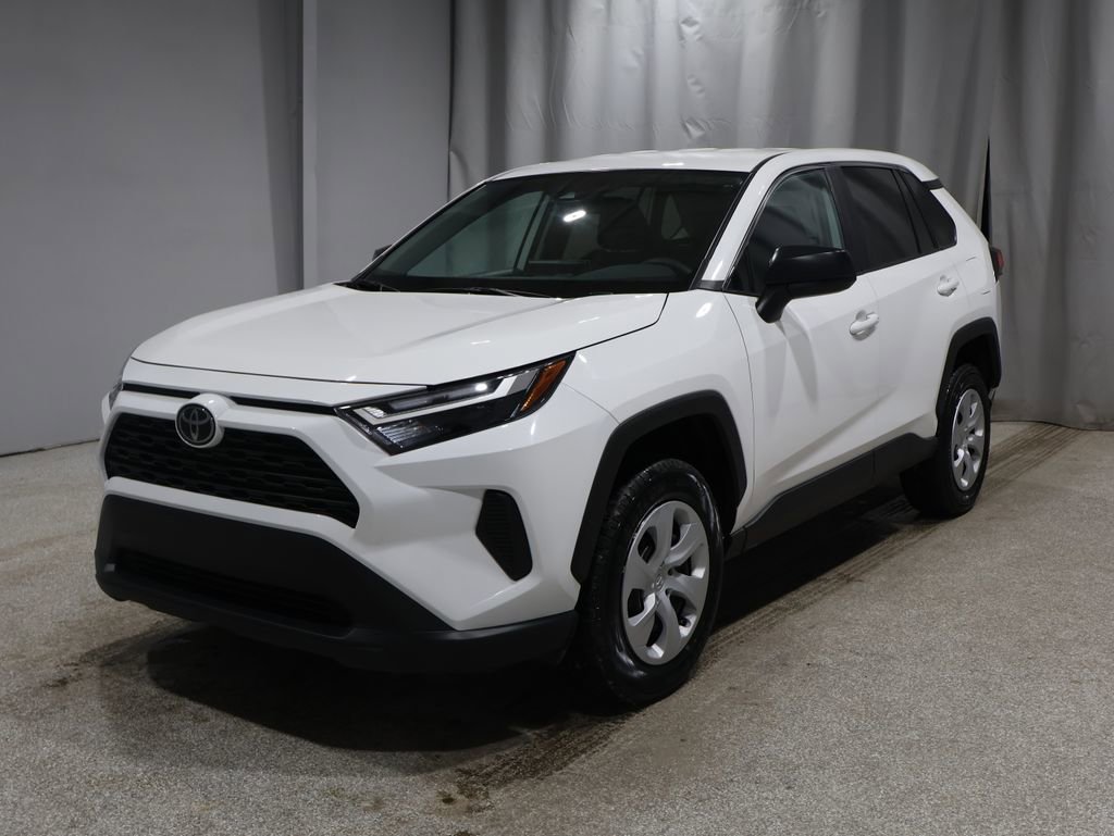 Used 2024 Toyota RAV4 LE image 6