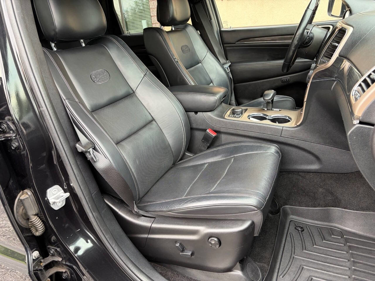 Used 2015 Jeep Grand Cherokee Overland AWD/4WD image 8