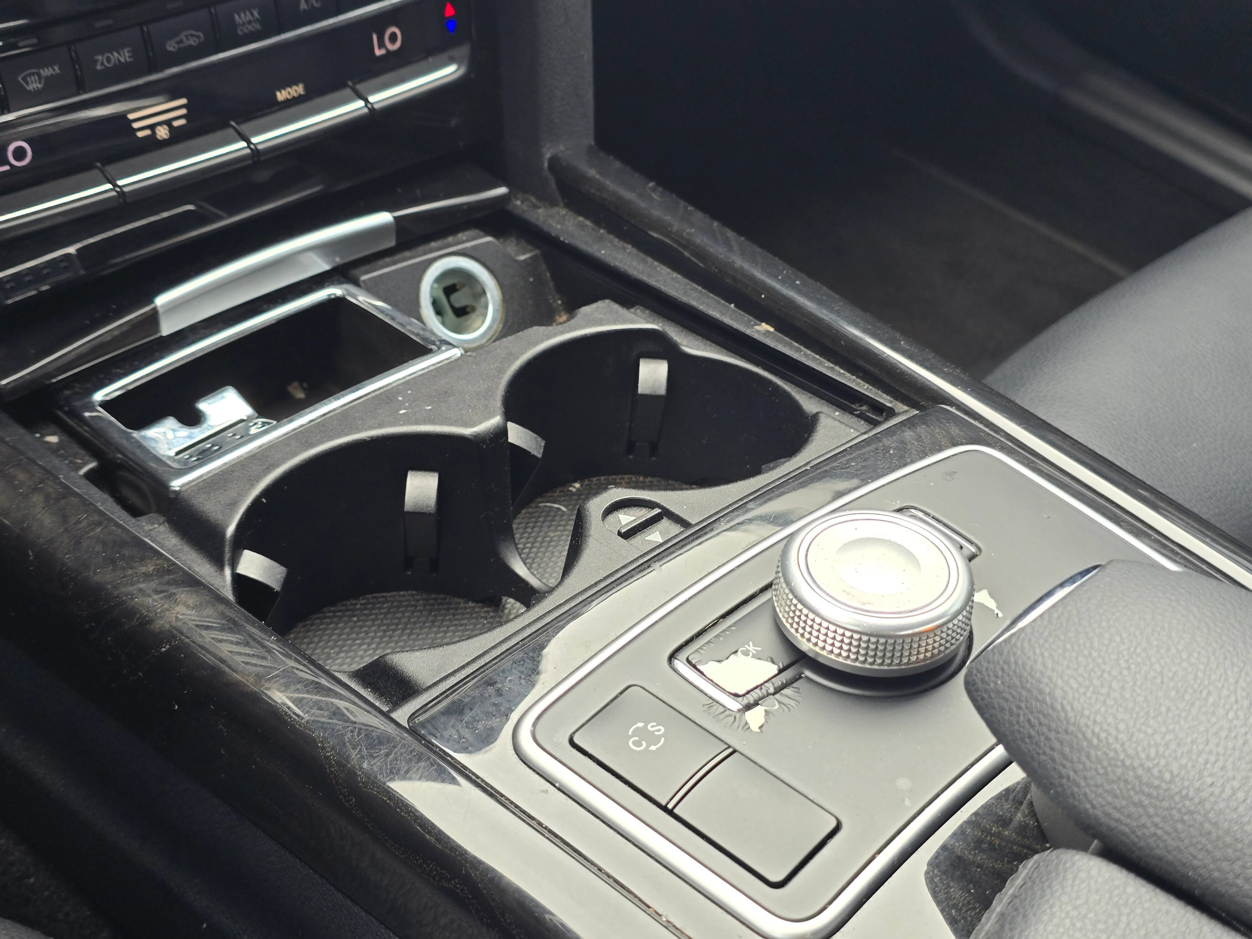 Used 2010 Mercedes-Benz E 350 4MATIC Sedan image 30