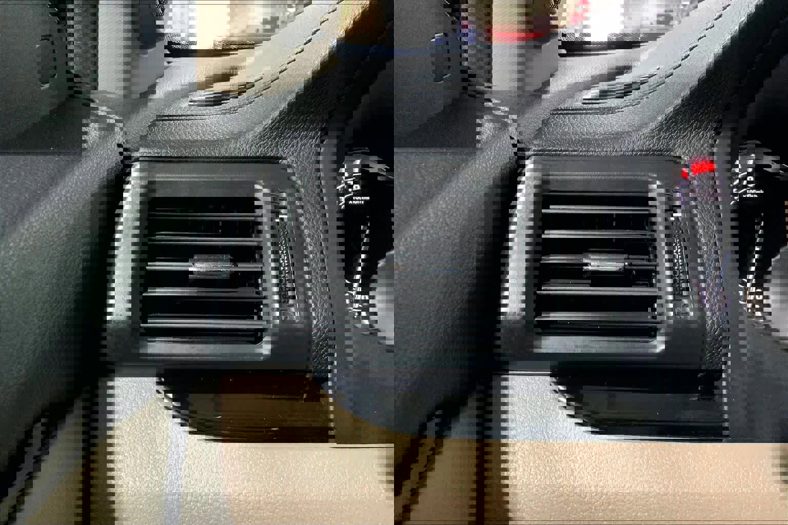 Used 2018 Honda Pilot Elite image 34