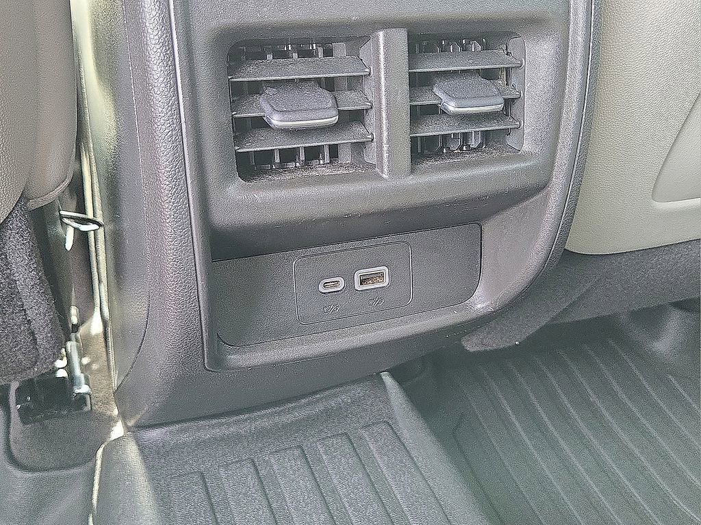 Used 2023 Cadillac XT4 Premium Luxury AWD/4WD image 17