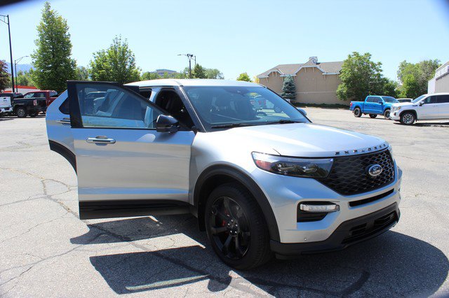 Used 2021 Ford Explorer ST w/ ST Street Pack image 19