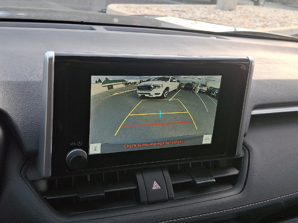 Used 2025 Toyota RAV4 XLE AWD/4WD image 17