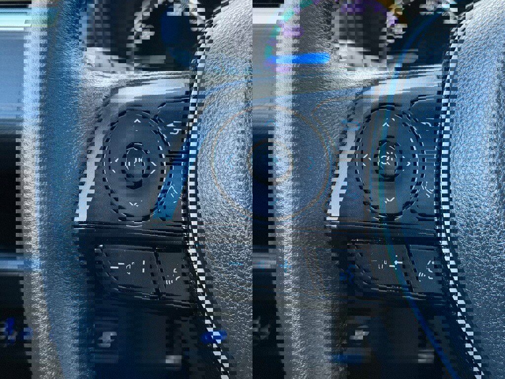 Used 2021 Toyota RAV4 XLE Premium image 25