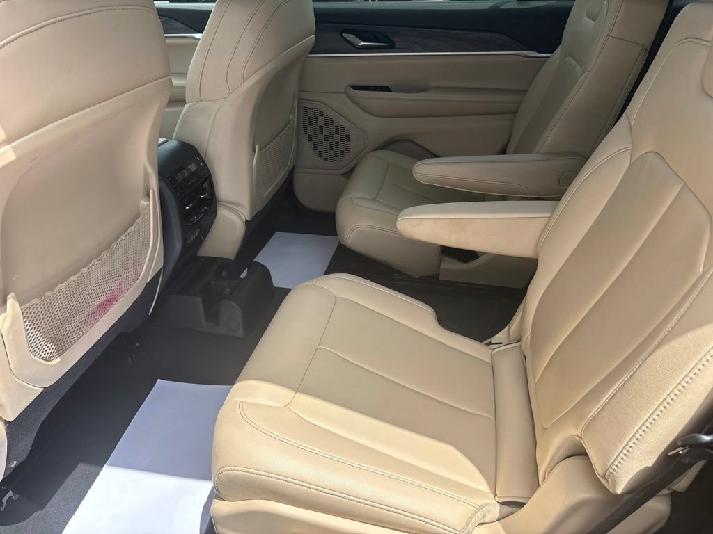 Used 2023 Jeep Grand Cherokee L Limited AWD/4WD image 30