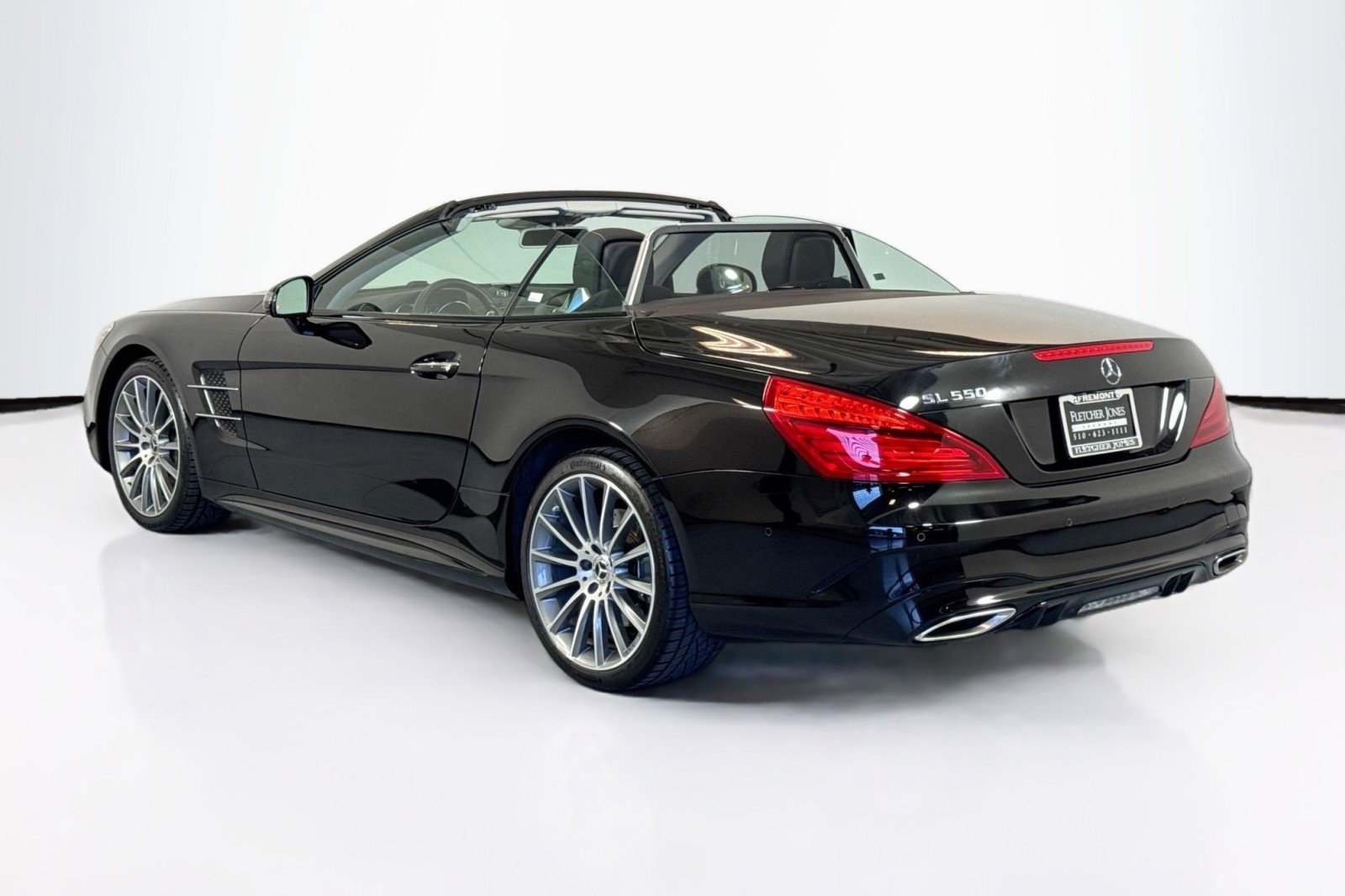 Used 2017 Mercedes-Benz SL 550 image 4