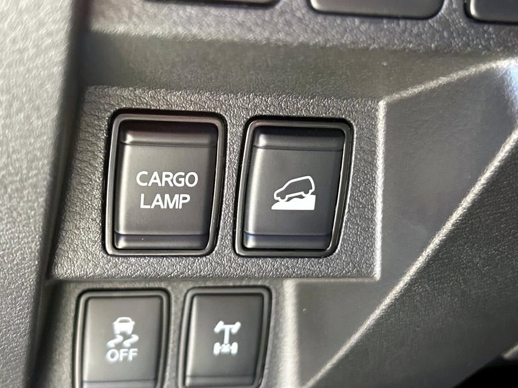 Used 2025 Nissan Frontier PRO-4X AWD/4WD image 21