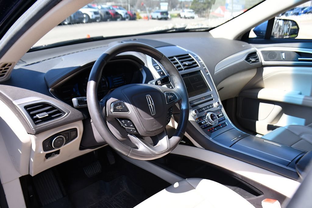 Used 2017 Lincoln MKZ Premiere image 10