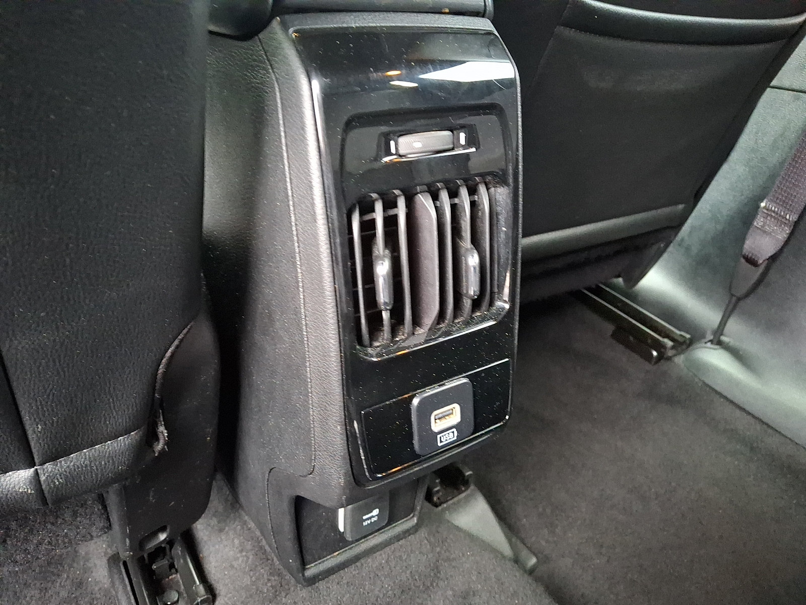 Used 2024 Jeep Compass Latitude AWD/4WD image 11