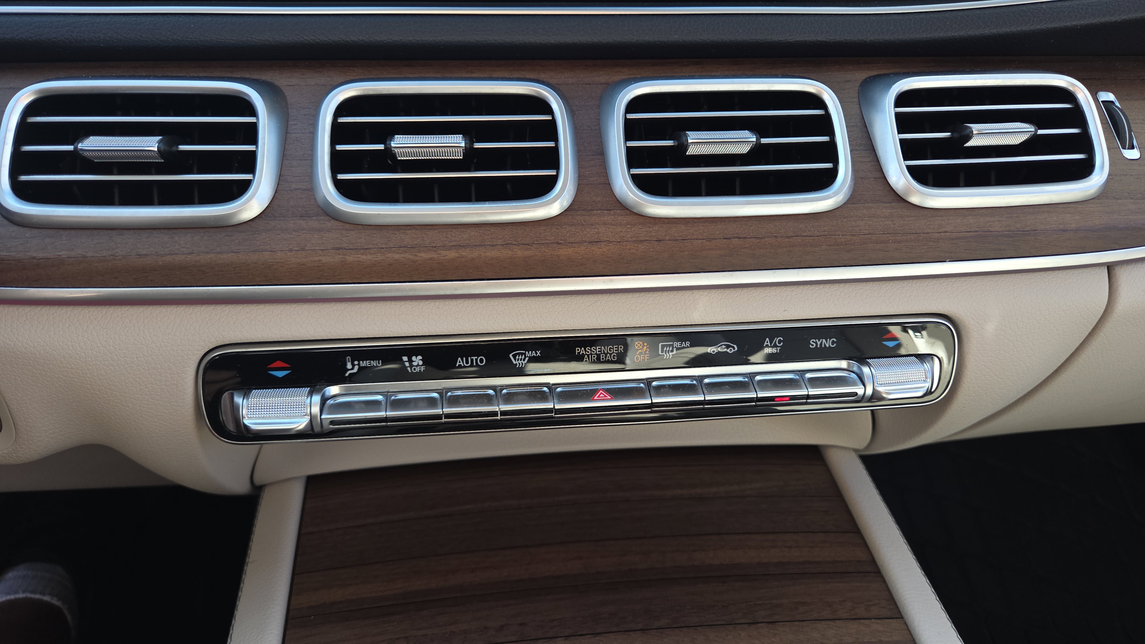 Used 2024 Mercedes-Benz GLE 350 4MATIC image 31