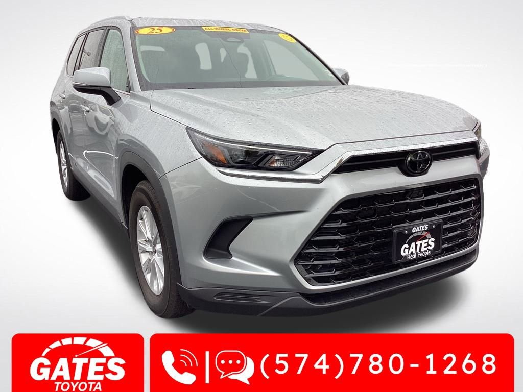 Used 2025 Toyota Grand Highlander AWD image 1