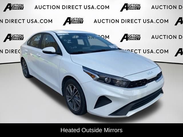 Used 2023 Kia Forte LXS w/ LXS Technology Package image 3