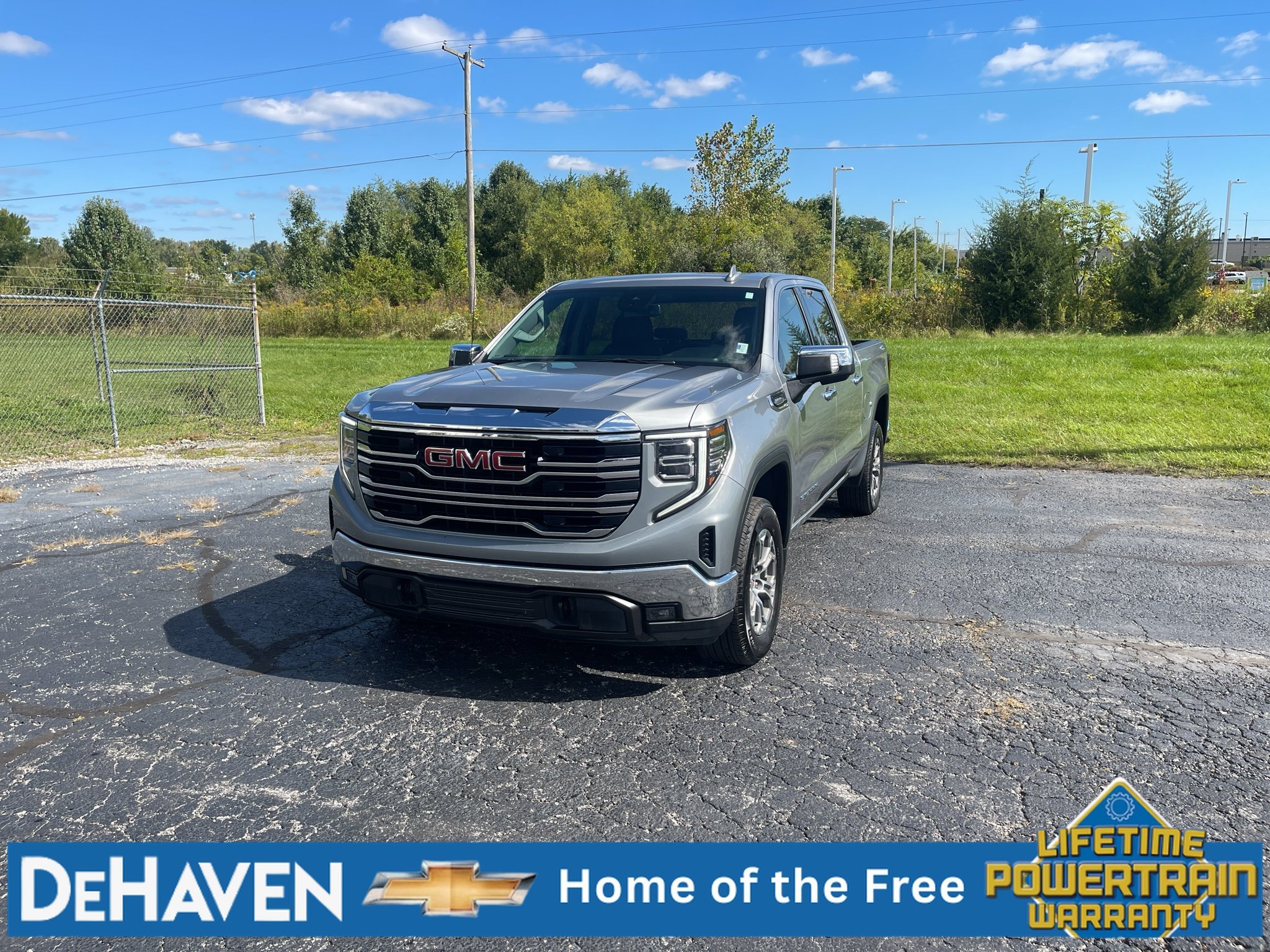 Used 2025 GMC Sierra 1500 SLT AWD/4WD image 1