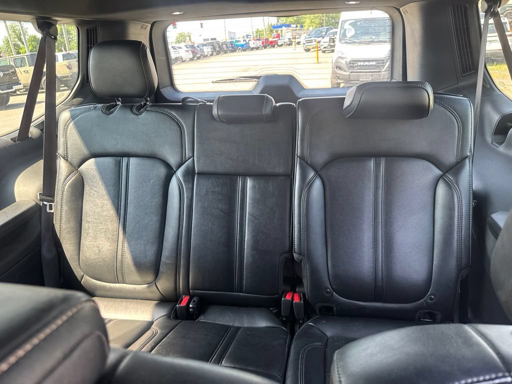 Used 2024 Jeep Wagoneer L Series II RWD image 19