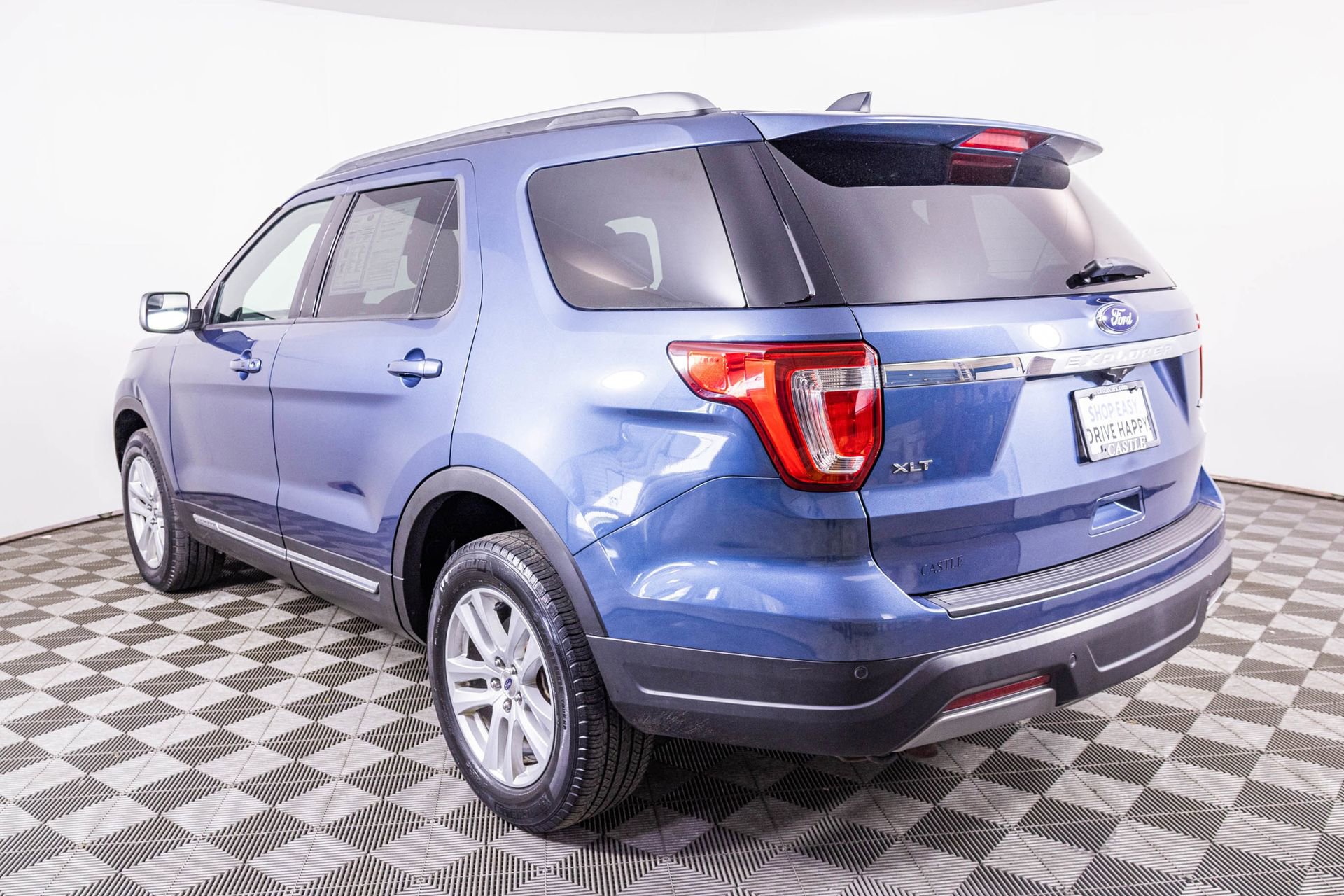 Used 2019 Ford Explorer XLT image 13