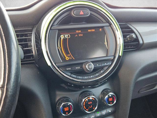 Used 2018 MINI Cooper 2-Door Hardtop image 8